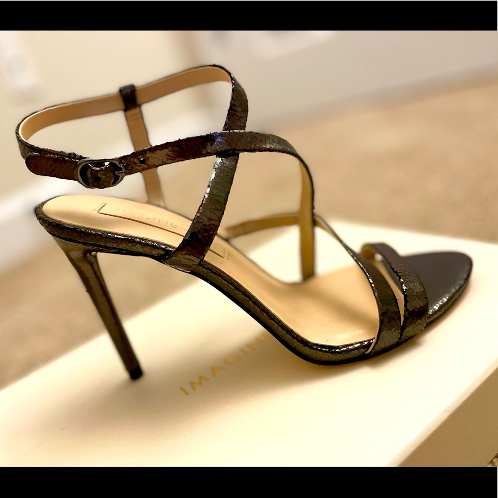 Imagine Vince Camuto Ramsey Cracked Metallic Heels in Warm Anthracite